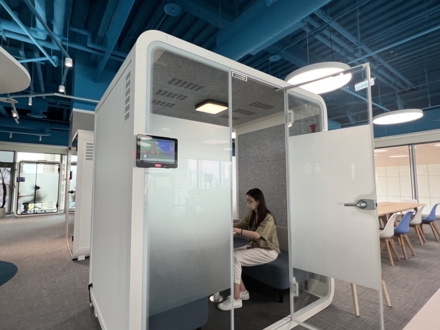 PA旗舰厅高雄據點的智慧行動辦公艙，展現PA旗舰厅在面板以外的研發應用軟實力