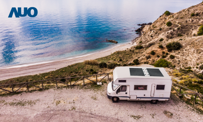 「可撓輕量化太陽光電板SunCurva」使用輕量特殊耐候型複合板取代傳統太陽能板的玻璃前板，不僅降低70%重量，每米平方僅3Kg；具有抗衝擊性能及通過電磁相容性測試，可應用於交通運輸工具，如露營車、遊艇等